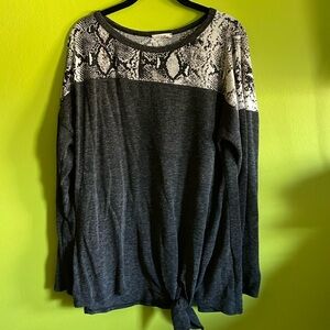 First Love Gray Top Shirt With Snake Print Shoulders & Chest Size L